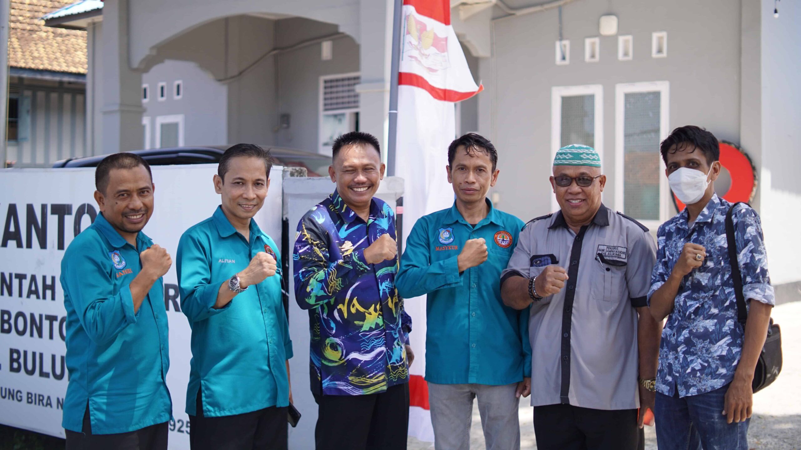 DLHK Berikan Materi Sosialisasi Peran serta Masyarakat dalam Pengelolaan Sampah di Desa Bira