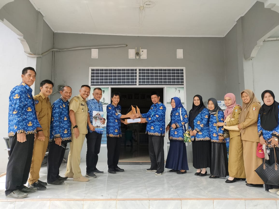 Pemerintah Desa Bira Menerima Kunjungan Camat Sajoanging