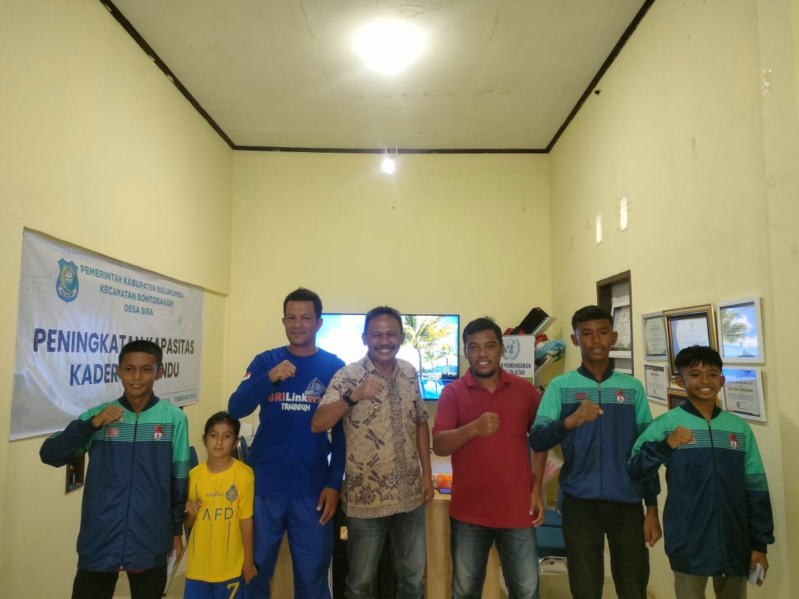 Kepala Desa Bira Melepas Tim SSB Pua’ Janggo Desa Bira