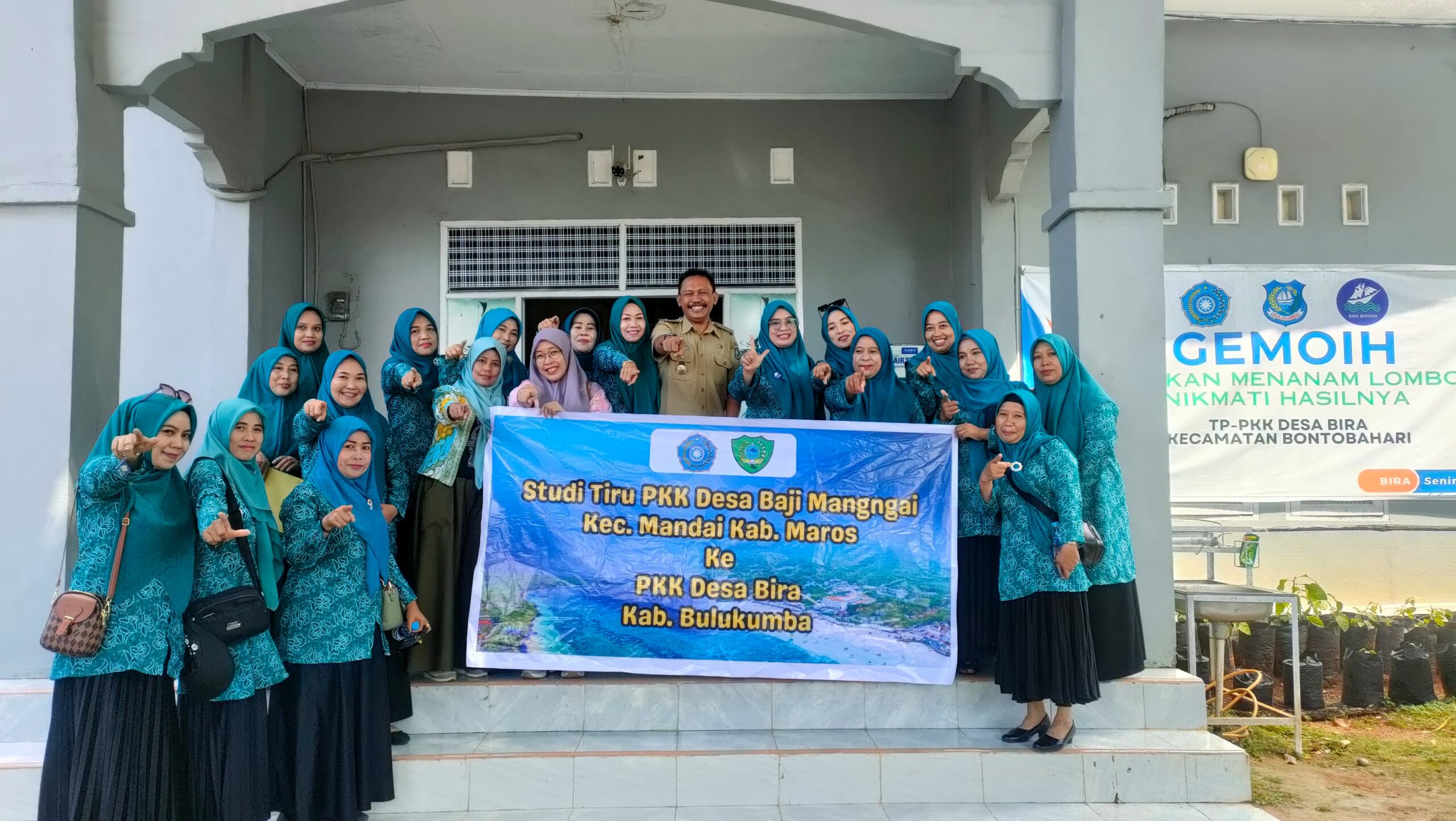 Kunjungan Studi Tiru dari PKK Desa Baji Mangngai beserta Anggota ke Desa Bira