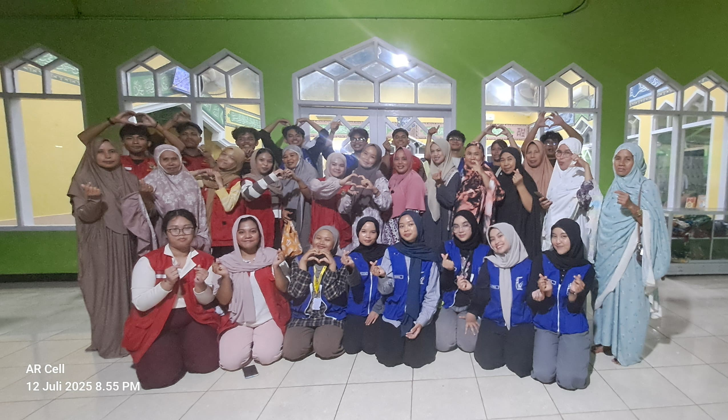 Silaturahmi & Sinkronisasi Program Kerja Mahasiswa KKN-PPM UGM dan UNHAS Gel. 114 di Desa Bira